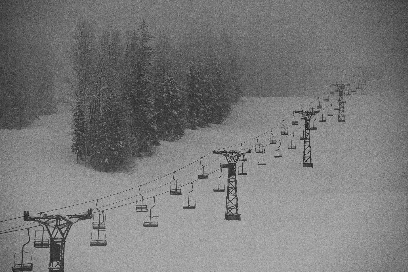 027-eary_jan2014-2skitown